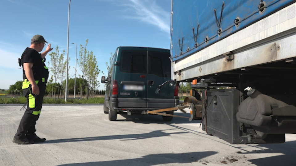 Stukanie Trumną O Próg Domu Problem z Iveco i stukanie w Seacie